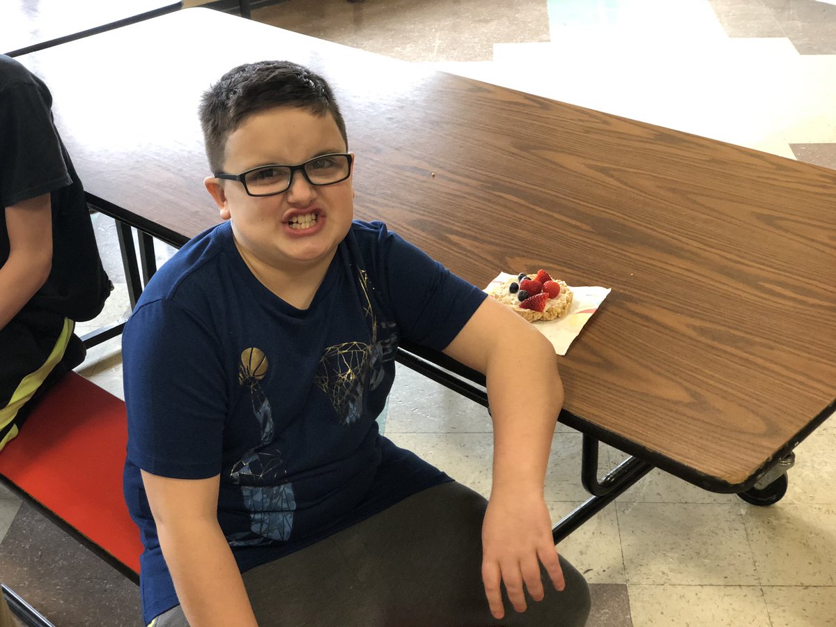 MMSMAKERS's tweet photo. Celebration of #PiDay2019 a day early AND Guess Who with our #ColtClips from Monday! It’s a good life when you are a #MMSMAKERS! #GoColts #EveryoneCanCreate @MMS_Colts https://t.co/Lp93dh4y3h