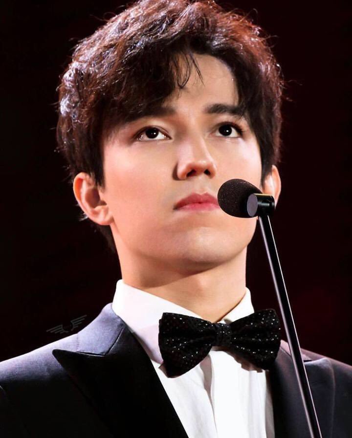 sorysol14's tweet photo. Voto para the world's best
💜💜💜 #TWBDimash 😍 #WorldsBest https://t.co/G58DWaNOoI