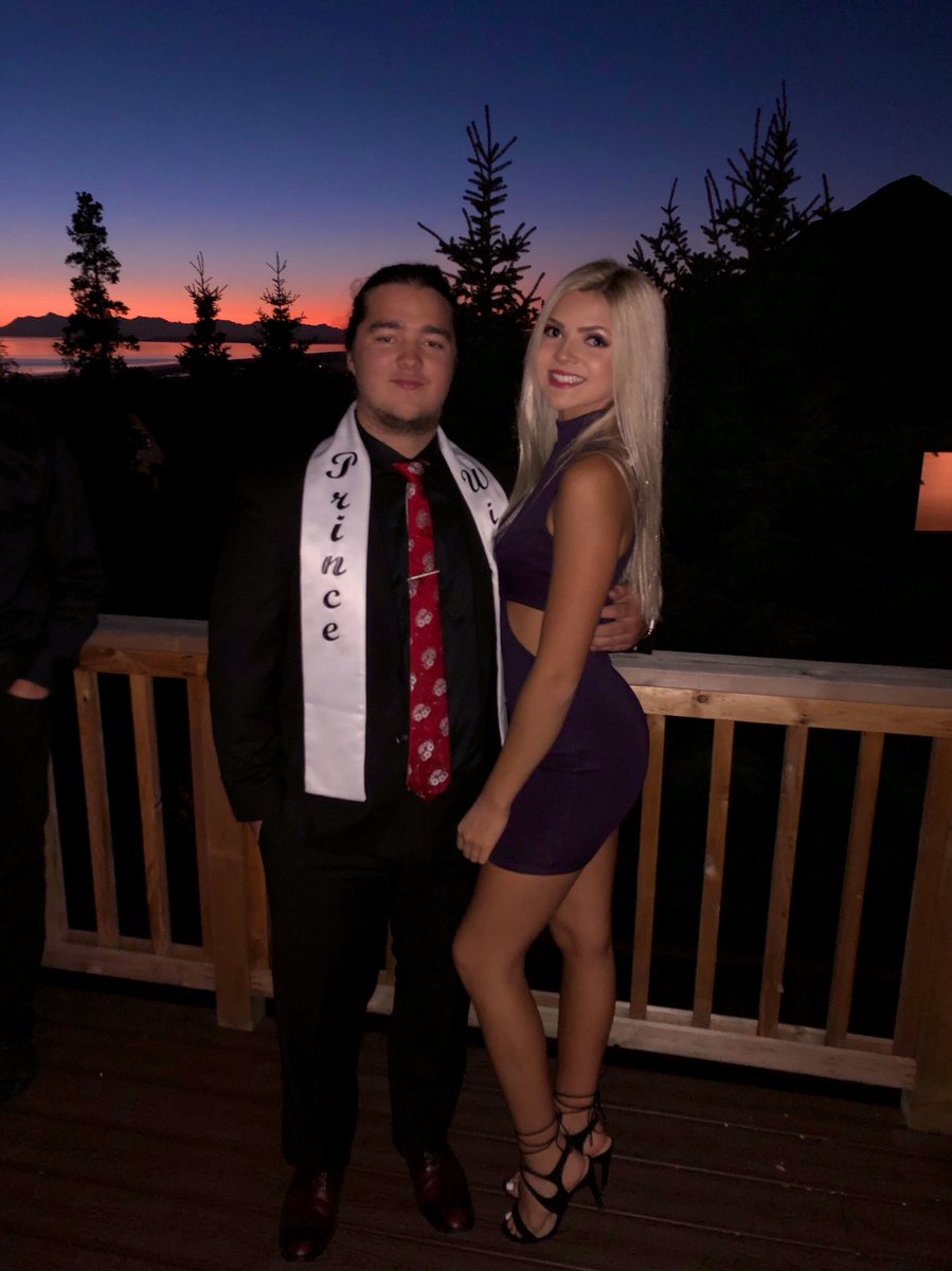 sabrinag907's tweet photo. Happy 18th birthday Wild Bill 🌟#bestpromdate #jesus https://t.co/3kqlGcVdJp