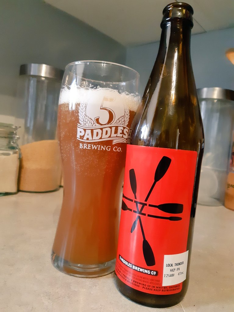 Van_Man76's tweet photo. @5PaddlesBrewing Local Thunder Hazy IPA! Juicy mango, hoppy_af! "Dirty" IPA perhaps?...lol
I was able to grab the last two!! I'm so #hoppy I have another one! โค it when I see these special bottles in the fridge ๐๐ป๐
#RespectThePaddle #beeroclock #TopBrewsTues #CraftBeer #ipa https://t.co/UEuYPkIMMX