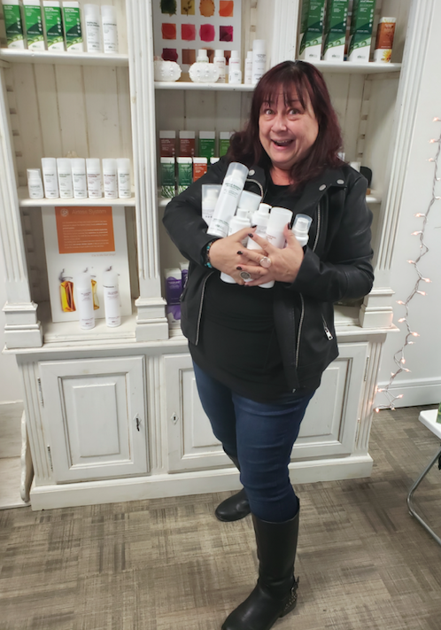 We have a lot of fun on the job but so does one of our fave make up artists Bev Wright <a href="/geckogirl11/">Bev Wright</a> #makeup #vancouver #mua