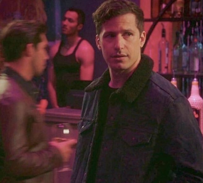 jckeperatlas1's tweet photo. jake peralta 
nypd detective. brooklyn, new york. 
single. bisexual. music lover.
wants to own a farm. camila cabello stan.
always confused about something. 
sleeps way too much. falls down a lot.
pretty boring, but lowkey funny. #openrp https://t.co/IKIjTPyYn9