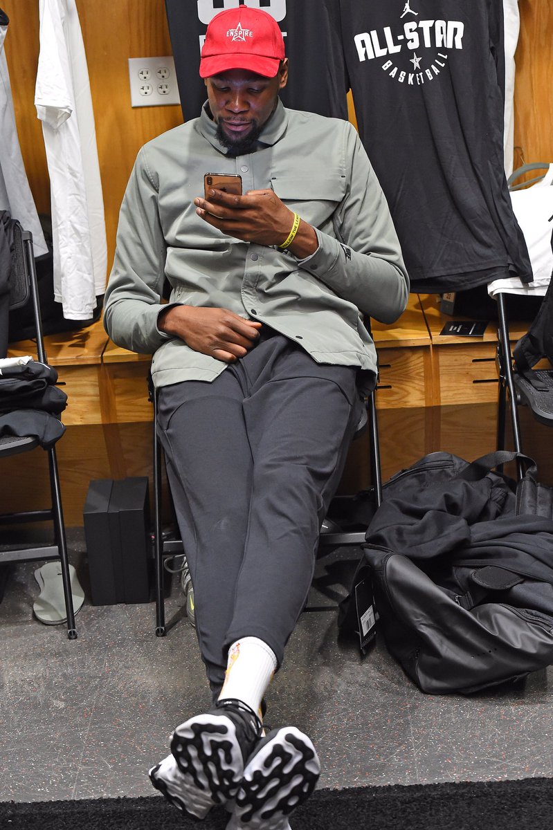 leaguefits's tweet photo. just gonna refresh IG over and over for the rest of the day until it works https://t.co/C7Nkof9APO