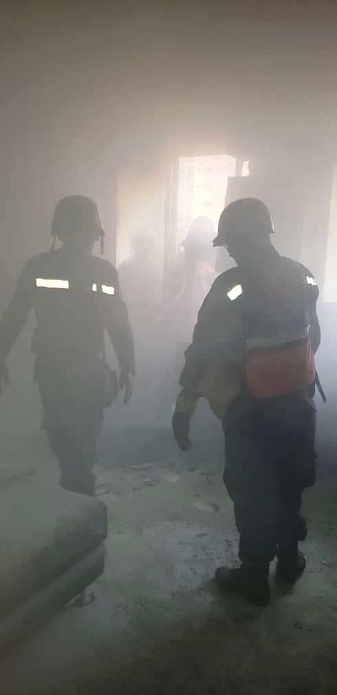SistemaCarabobo's tweet photo. #MasTemprano Comisiones mixtas #sistemaintegrado atendieron incendio de estructura en adyacencias a Farmatodo la Trigaleña Mcpio Valencia junto a  @bomberocarabobo @isarvzla @BRAM_Venezuela #respuestainmediata #carabobo #13Mar @Jacobo_Vidarte @gonzalezcolonc (Imágenes cortesía) https://t.co/Hj4gMiEgfm