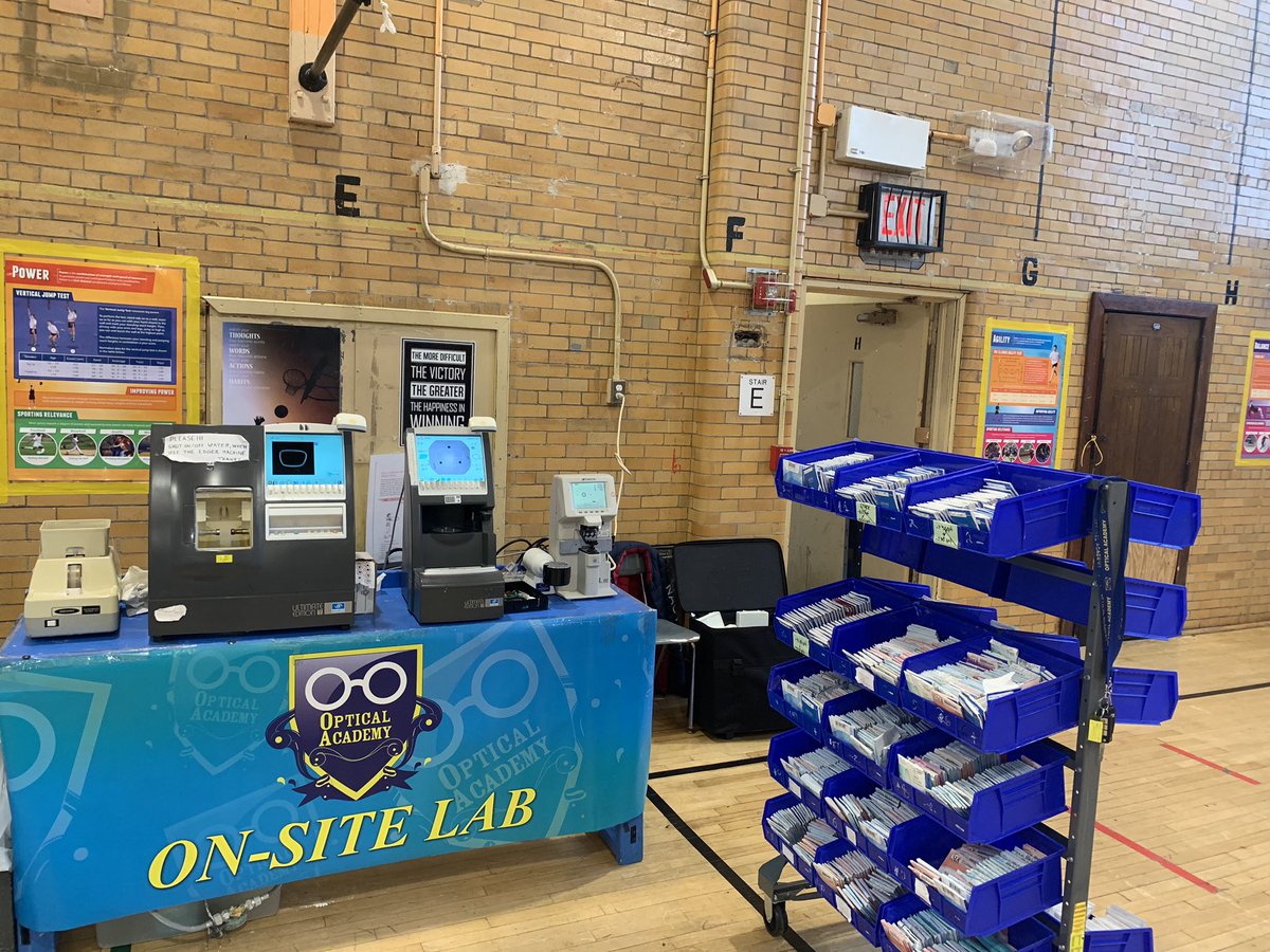 AbbyAyoub's tweet image. In our community schools providing onsite Eyecare and Eyewear. The best part Glasses were made right at school. Children making their eyewear onsite and taking them home the same day by #OpticalAcademy A whole school completed in one day @opticalacademy1 #GlassesInClasses
