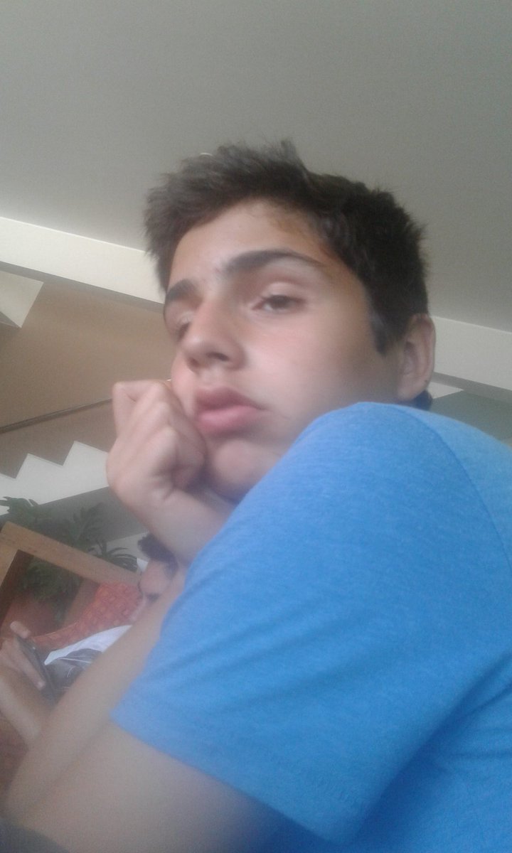 Martin41176659's tweet photo. la cara que pones cuando eres rodgiser #quecaca #badcamera #hashtag #twittero https://t.co/ZXBnYQY31I