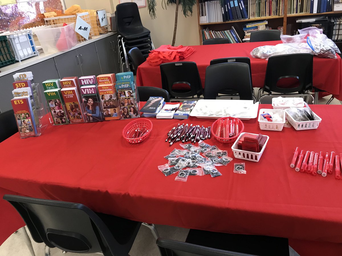 LindyZeledon's tweet photo. “Bring a Friend &amp; Test Together” in honor of #NWGHAAD! What a tremendous event today?! Many thanks to our #communitypartner Rutgers RWJMS #AIDSPROGRAM for providing such a valuable service to our community. #HIVPrevention #HIVAwareness https://t.co/WCLRJWctOC