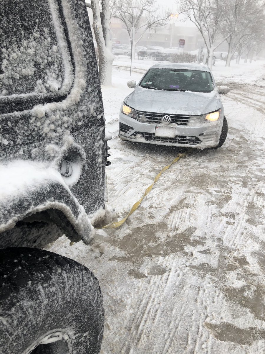 jamminjaystooo's tweet photo. #BombCyclone 

Out here towing people out of the ice. Stay safe out there friends. https://t.co/mafwP1flVg