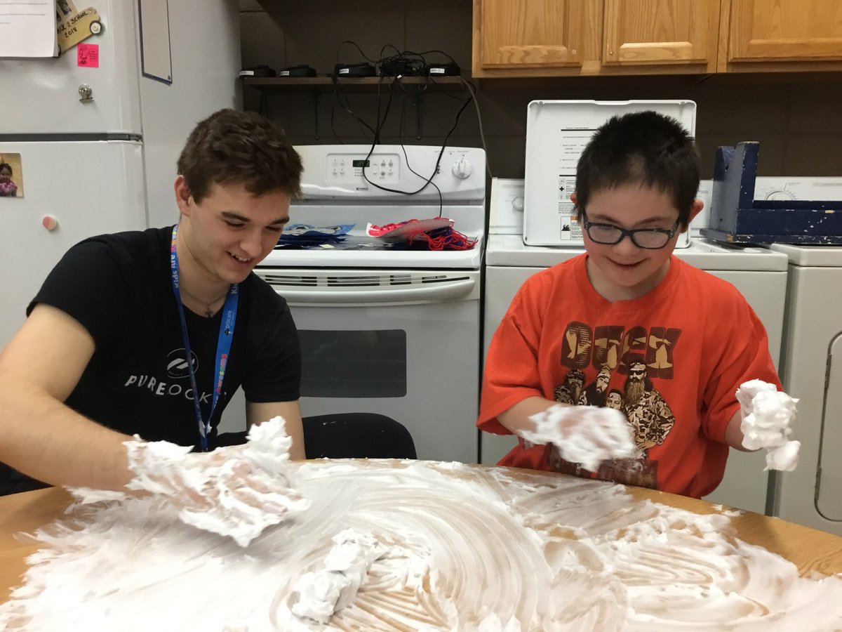 wescopperdce's tweet photo. Shaving cream is a favorite in our room-the kids love to play in it, the staff loves the way it leaves the room smelling clean and fresh, and parents love that it washes right out. Best sensory activity all around! #westonpride https://t.co/jmH02DjPh4