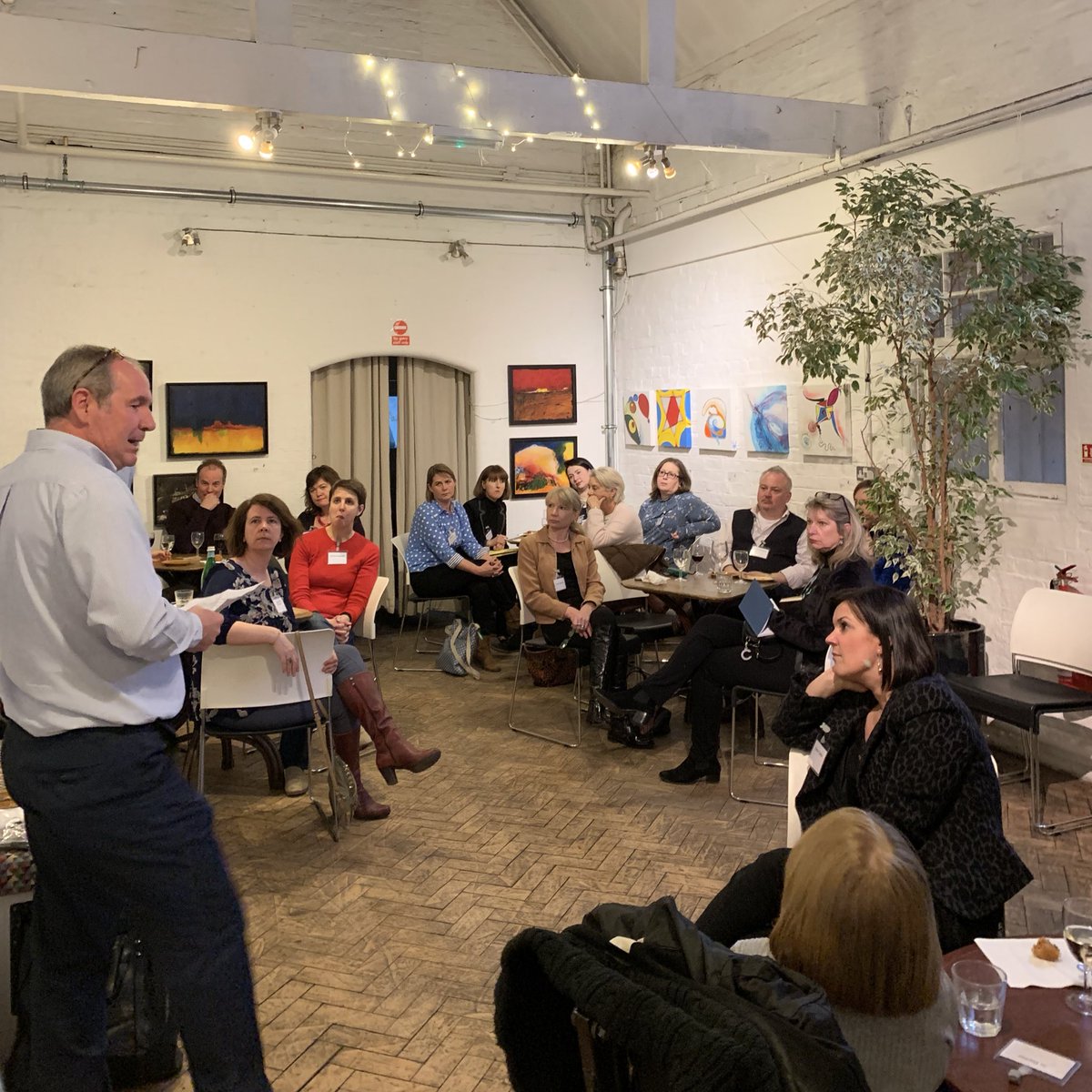 A full house <a href="/TheJamFactory/">The Jam Factory</a> for tonight’s Oxford Independent Consultants Meetup. Thank you <a href="/GrantHayward/">Grant Hayward</a> for sharing your expertise on #collaboration #OICMeetup