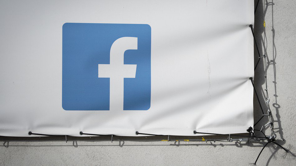 mashable's tweet photo. It's not your imagination: This Facebook outage is massive
https://t.co/GpmTslpSgI https://t.co/GKK7gXsDI7