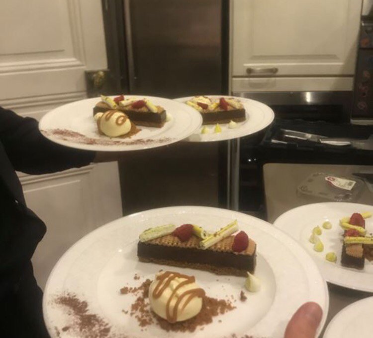 dreventParis's tweet photo. Fin du dîner #légumesglacés #tarteauchocolat https://t.co/NwfUnRBkga