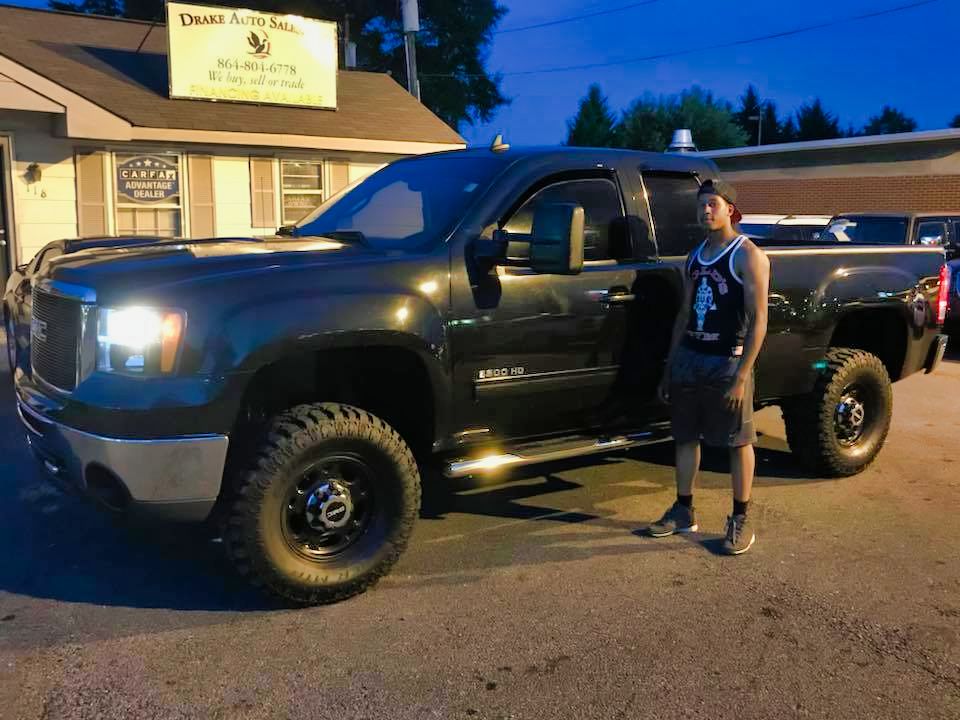 DrakeAutoSales's tweet photo. We've got the trucks at Drake Auto Sales!

#drakeautosales #yournewcarlady #spartanburgsc #drakeauto #boilingspringssc #carlife #trucklife #passionrequired #happyweekend #happyevening #upstatesc #yeahthatgreenville #onespartanburg #newride #spartanburgdeals #bestdeals https://t.co/H7QEUpg4n7