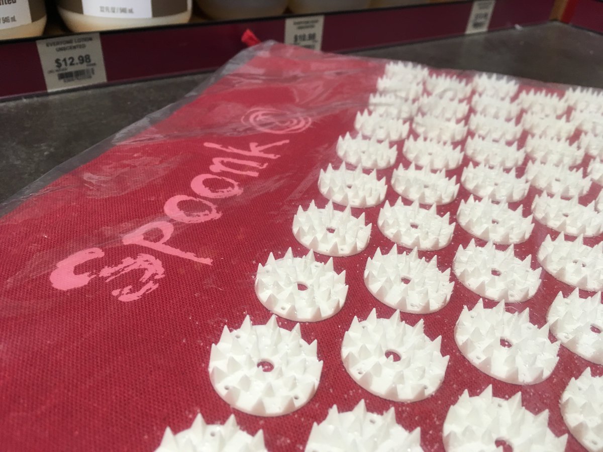 Yay to Daylight Savings. This week has been awful for sleep. 

Try sleeping on this #Spoonk Mat. It's AWESOME!
#facebookdown #YYJ #Sleep