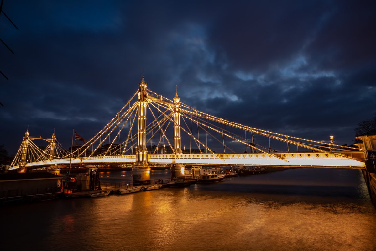 Relocate2London's tweet image. Goodnight, London!🌉
#onelove #londonlife #nightlondon #london #liveinlondon