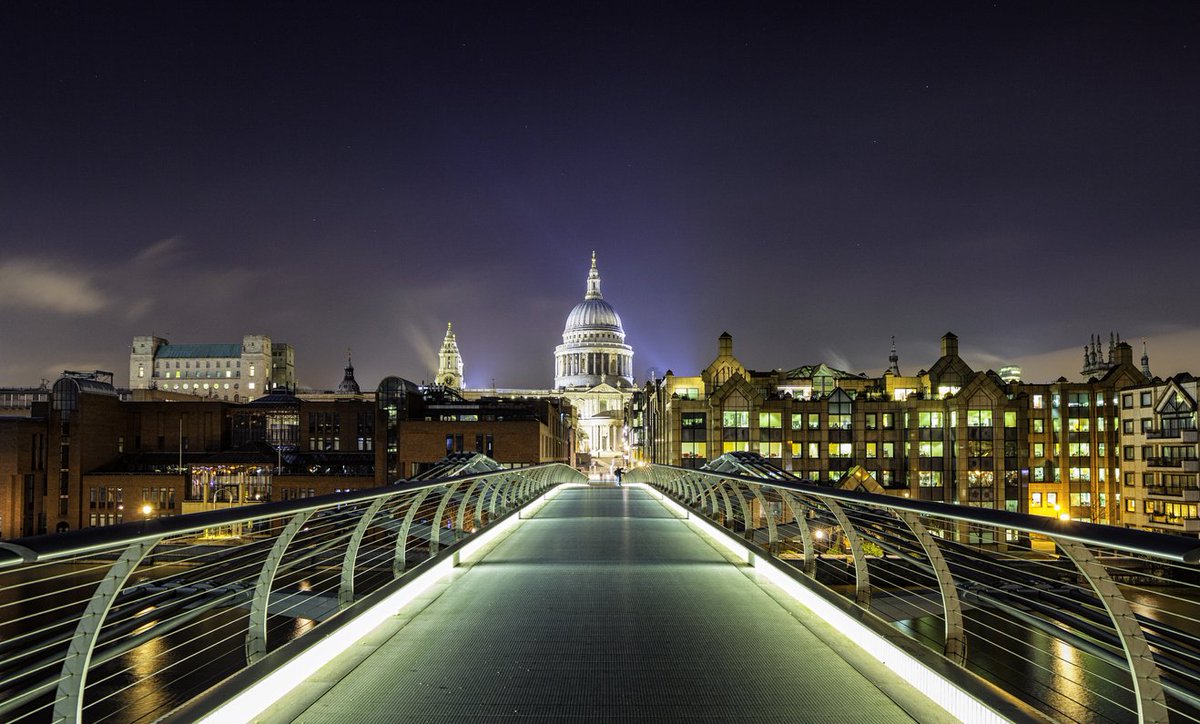 Relocate2London's tweet image. Goodnight, London!🌉
#onelove #londonlife #nightlondon #london #liveinlondon