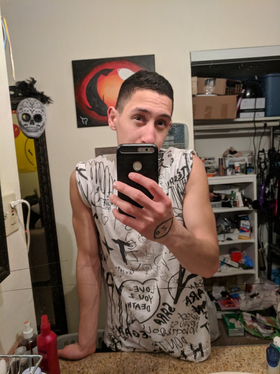 Kalanickersom's tweet photo. I don't do these kinda posts since I don't like showin stuff, but here's some progress from my workouts. 2ish months I think? All I know is if I can do this stuff you can too fam (it may not look like a lot, but I'm a scrawny noodle). https://t.co/58If3f3uyh