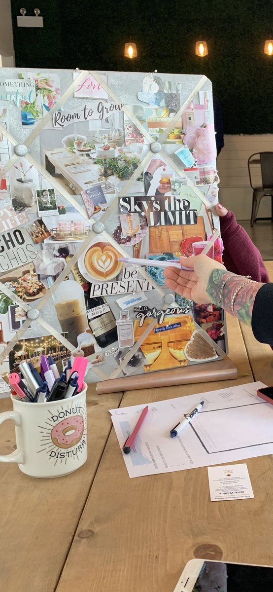 Laurie Ashley tweet media