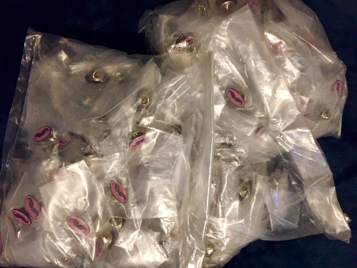 nickisnpdx's tweet image. hat tip @Rothman for expediting these #pinksocks pins! they will be gifted!🎁💖😊✨