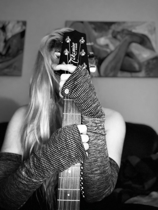 TW Pornstars Breann McGregor. Pictures and videos from Twitter.