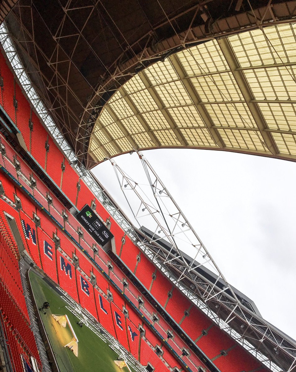 Stadium tour! #wembley #wembleystadium #wembleyarch #london #football #stadium #footballstadium #trophy #worldcup #worldcuptrophy #julesrimet #communityshield #charityshield #fa #thefa #englishfa @wembleystadium