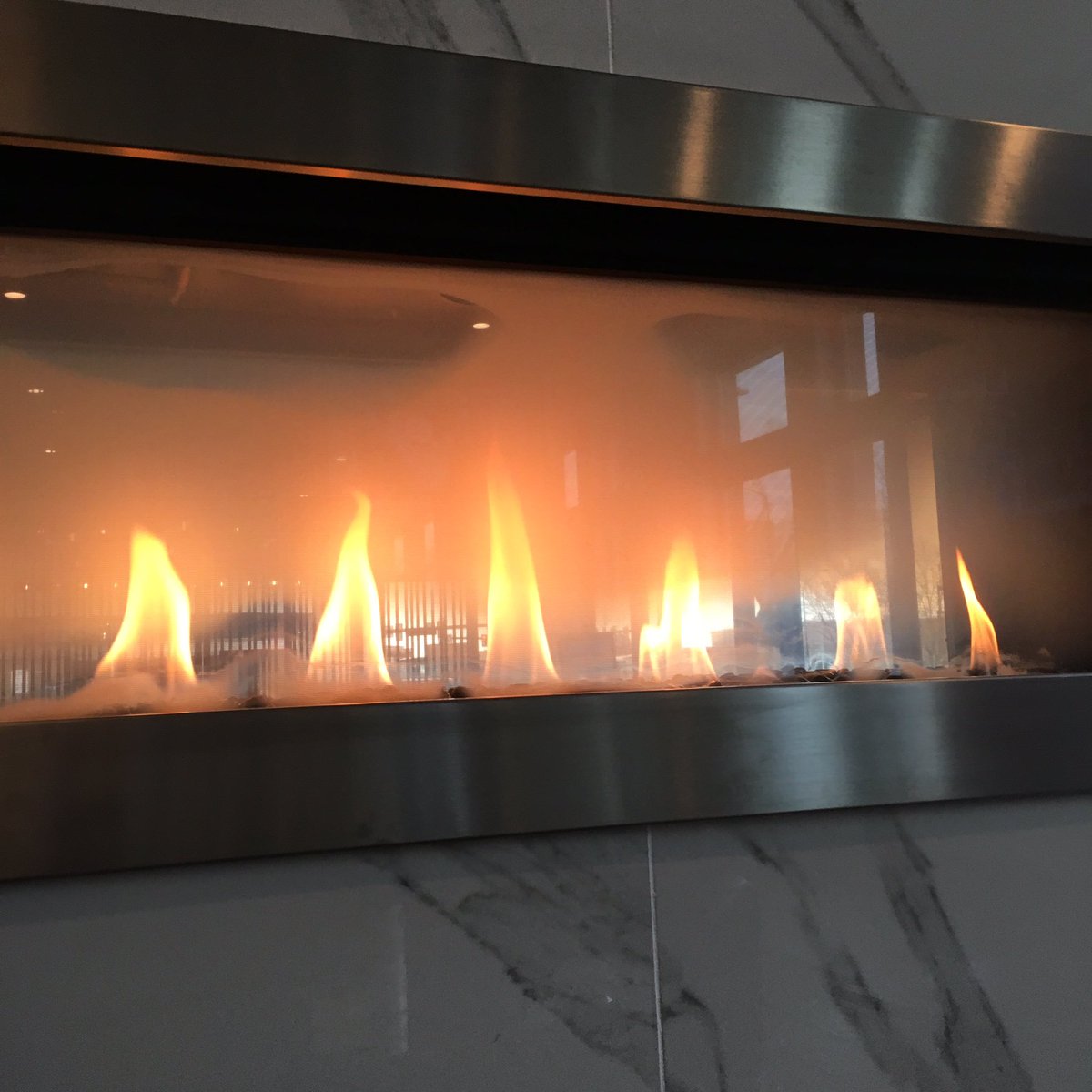 Darrell_VA's tweet image. First evening here in Boulder, Co at @EmbassySuites  - sitting by the (faux) fireplace 🔥 to warm up a bit! #SpheroHackathon #RVR #RobotsRUs #HappyHour