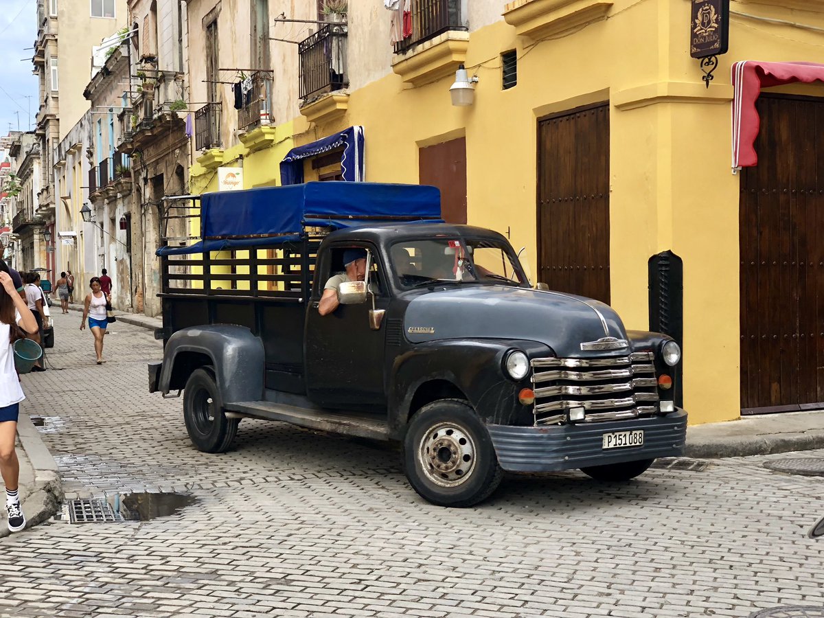 Martinez14Jc's tweet photo. 🇨🇺 #Habana #tropicallife #Vacations #firstmojito #Cuba https://t.co/ynbUzJZYTz