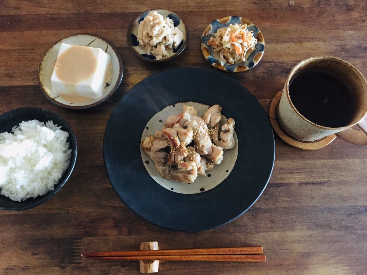 今日リモート勤務なのでお昼ごはんも家🍚