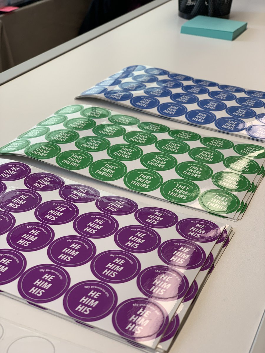 scmsFaAS's tweet image. Welcome to #SCMS19 Thursday! The registration station is open today from 8:00 am to 5:15 pm. Stop by and grab a nifty pronoun sticker for your name badge!