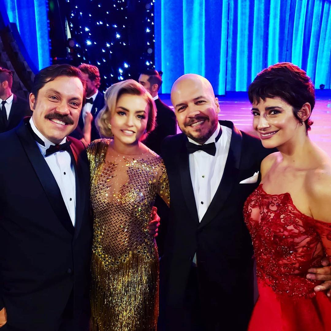 LasAngeliqueras's tweet photo. [FOTO] @Anboy88 💜🇲🇽🎭 #AmarAMuerte 🦋
📱@sebastianrulli Noche mágica en Premios Tv y Novelas 2019
🔗 Créditos #ShowHit #nastassiavillasana https://t.co/OQqyDNliRT 
📎 Gracias #quebonitoesvolar https://t.co/GdGMBWp11X https://t.co/XD4ZtdRct1