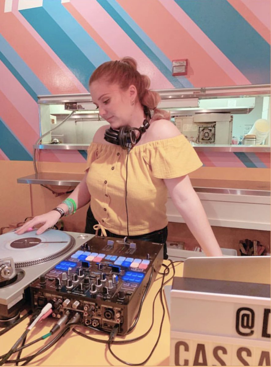djcassandra_'s tweet photo. Dj’d for @bumble #bumblesxsw #sxsw2019 and let’s just say the hive was buzzzzzzin 🐝🐝🐝🐝 https://t.co/4pBUnkyjir