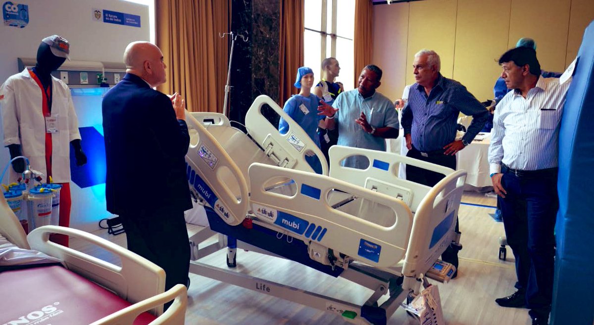 JulianaVillegas's tweet photo. Así transcurrió el primer día de @Colombia #HealthRoom en #Panamá . Desde @PROCOLOMBIACO felicitamos a los 40 exportadores que hoy han logrado más de USD 25000 en negocios de salud y dotación hospitalarias. Mañana lograremos mucho más, en equipo! 💪🏽🇨🇴 https://t.co/P3dtVys7O7