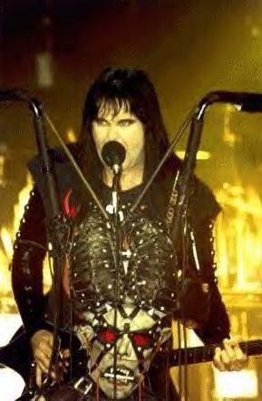 SCREAMXO1's tweet photo. FEEL THE STING HELLIONS!!! HAVE A WILD THROW BACK THURSDAY 🤘LET IT ROAR AND ROCK ON METAL HEADS 🤘#WASPLIVE #KEYSCLUB #LA2000 #BLACKIELAWLESS #WASPITUP 🤘💀💀 https://t.co/CHE9ylGPcq