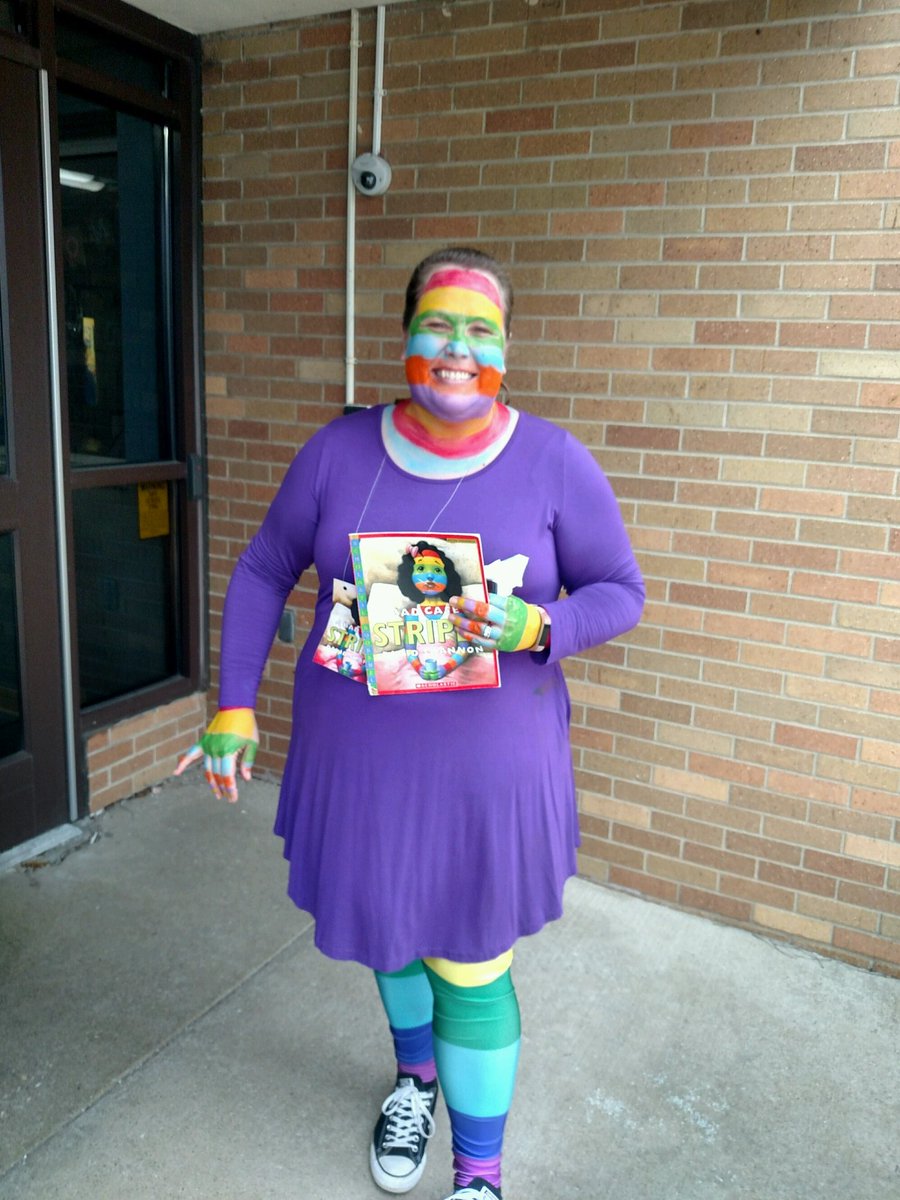 AJoyfulLeader's tweet photo. A successful reading night in the books. #Reading I hope I pulled off Camilla Cream! #Ralstonrocks https://t.co/69dompYHLq