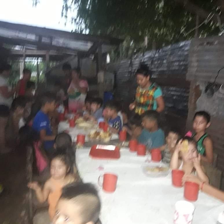 Nos falta para cocinar tenemos algo de fideos polenta y cebolla el resto nos falta con lo que sea que puedas ayudarnos se agradece x favor y para las merienda leche cacao galletitas o lo que se pueda compartir con la leche gracias