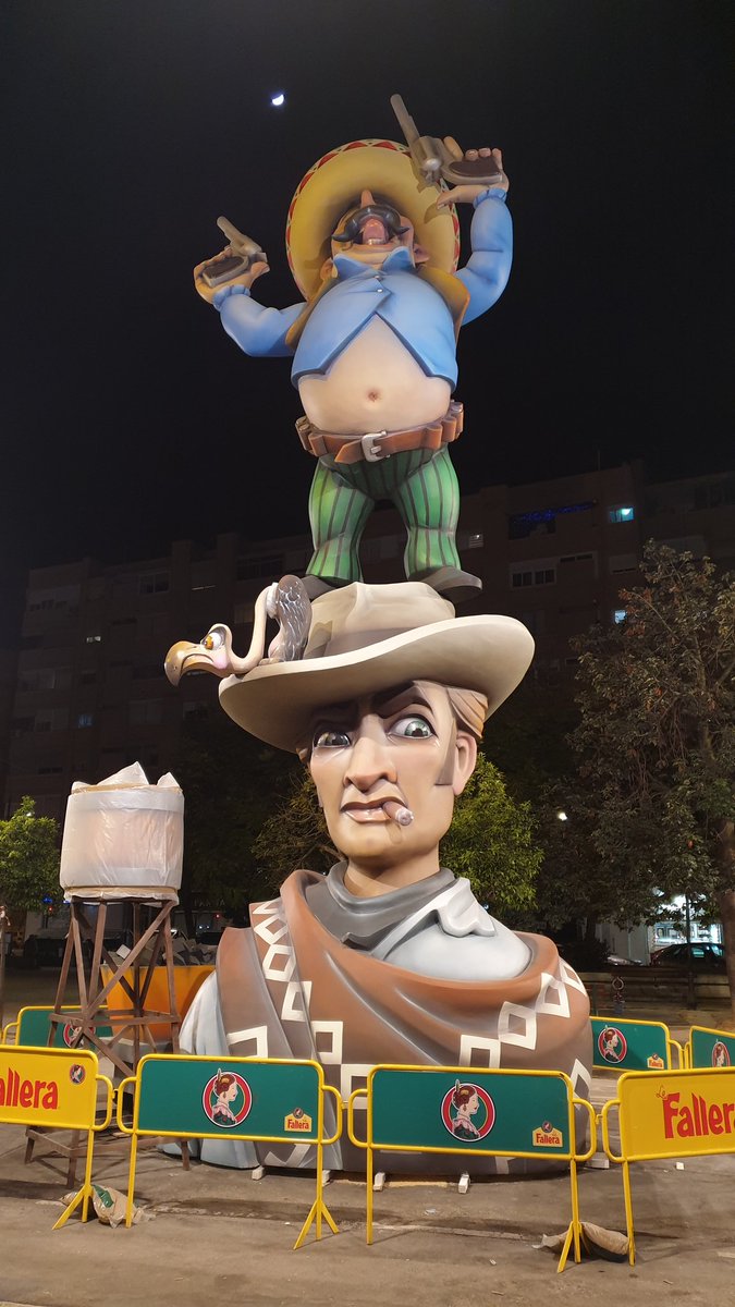 CesarVery's tweet image. Acostarte emocionado tras la plantà de mi @fallaemiliobaro La de veces que la ves en el taller e imaginas cómo quedará plantada. Pues ha superado con creces todas las expectativas.¡¡FALLÓN, FALLÓN!! ¡ENHORABUENA @EnriqueMarcoGo2 y Jose A.! ♥️ #Falles  #fallas #baró2019 #Plantà19