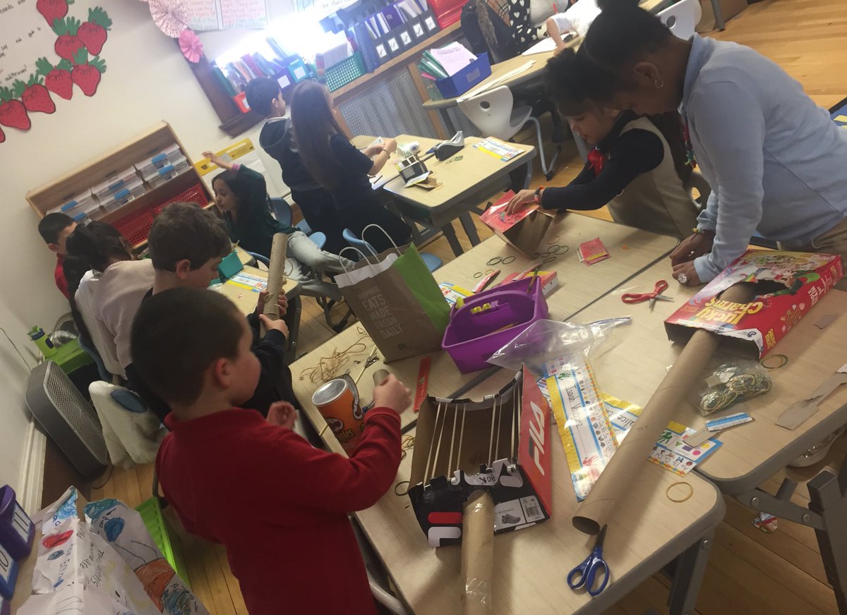 mrsclark1225's tweet image. Curious about the form and function of a “Drumtar” or “Shaker Purse”? Look no further than the First Grade Sound Lab! Students planned and created special sound makers using their knowledge of pitch and vibration! 🎼🥁🎸🎻🎷🎺 ##SPSmind #inquirers #thinkers #risktakers