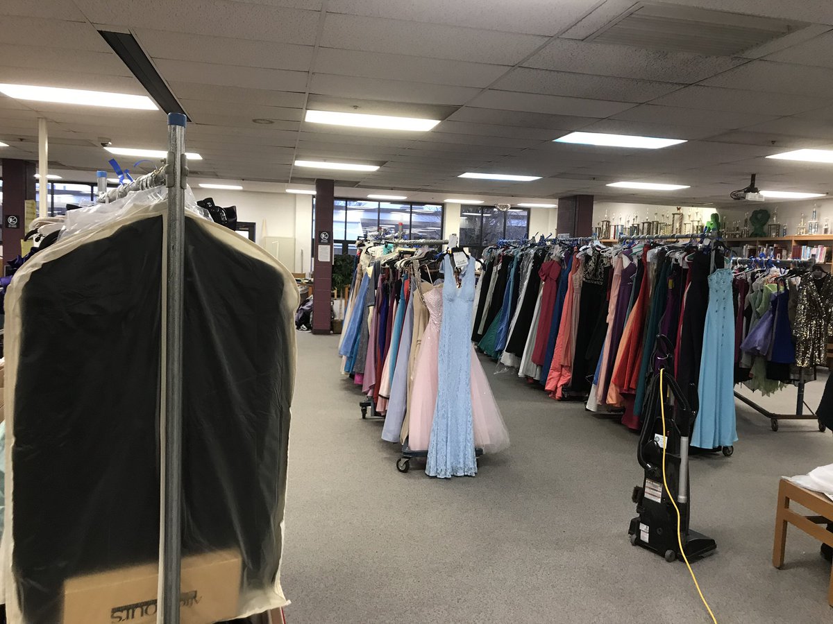 TigerTangHST's tweet photo. Truman Prom Fair is ready to go for tomorrow! Thank you to all who helped make this event so special! #GetTHEdressatTHS #btsdtigers #ItsaPromThing https://t.co/1UlwPlDMTs