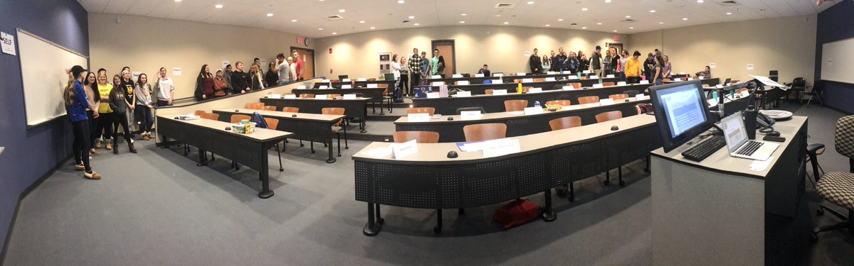 acaliguri's tweet photo. @WNEPeerAdvisors working hard on self development, conflict resolution, utilizing resources and more! Great session led by Anthony Kolakowski #firstyearprogram #WNE 🐻 https://t.co/MHPiw3jf9u