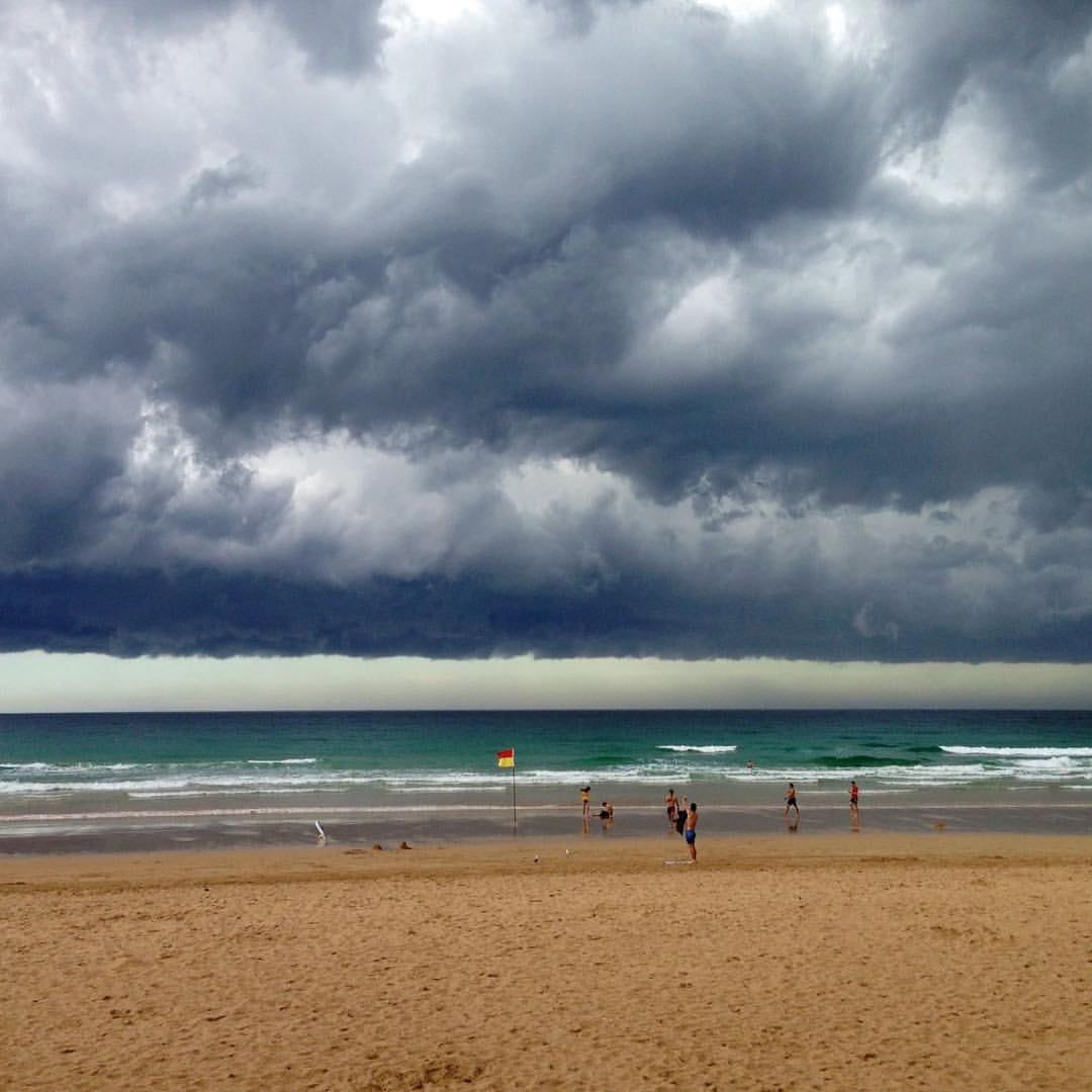 WeatherPlatform's tweet image. Our mainstream services are still down but our full 7 day forecast is now available on Facebook.com/WeatherPlatform.
Severe thunderstorms are likely across most of Eastern #NSW today including #Sydney. #instagramdown