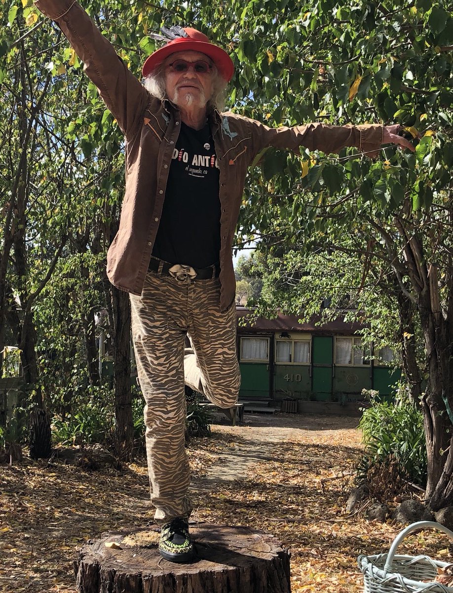 KC8013's tweet photo. Our #unique and fun accommodations in Lauriston - a #vintage #tram !!  How 😎 is this? ☀️👍🏼🦘 #tinyhomelife? https://t.co/PFUAo24tbR https://t.co/31xCmztMIF