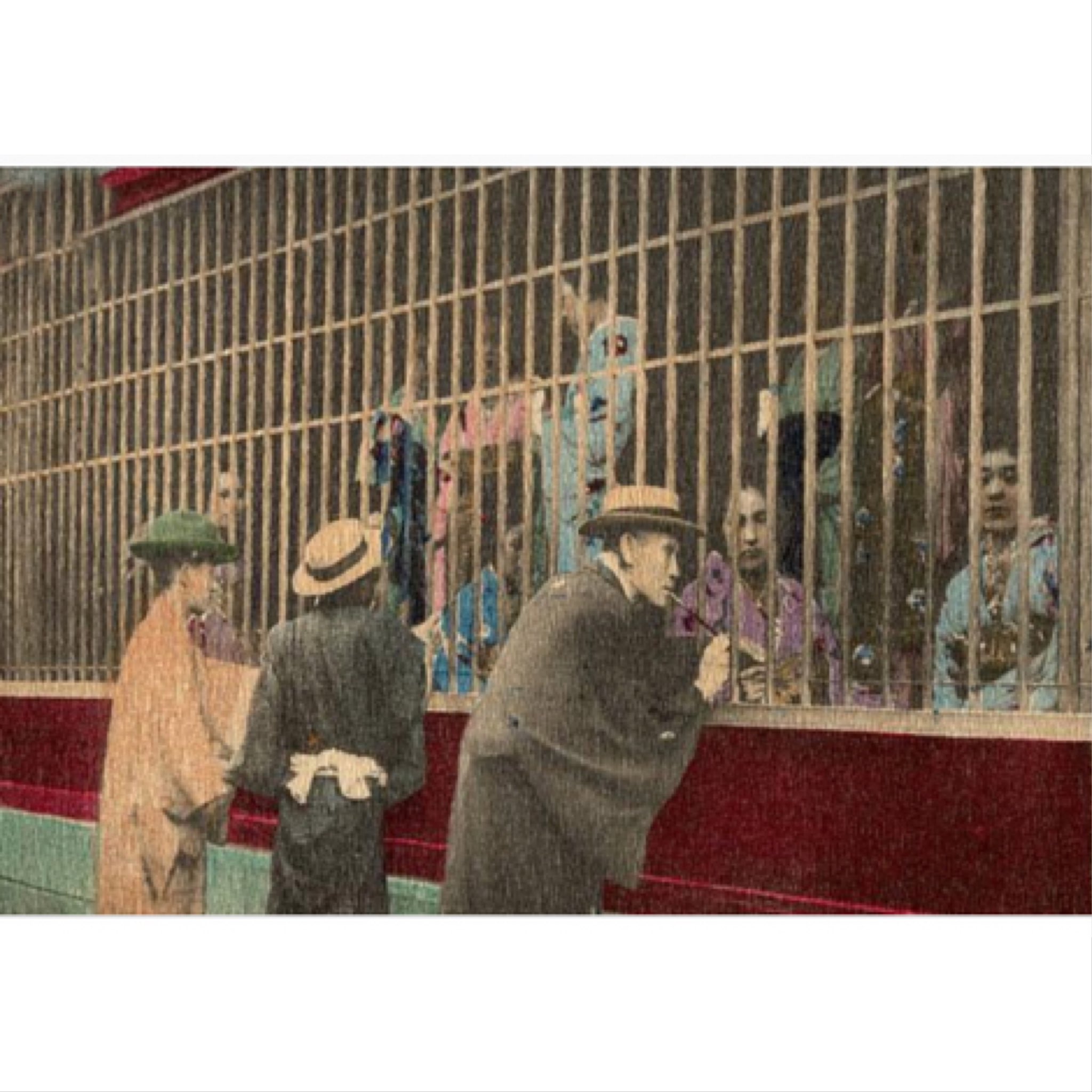 突撃人生 Twitterissa 山梨県甲斐にある伝説の淵 花魁淵 隠し金山のあったここに55人の遊女が働いていた 彼女達の口を封じる為谷の上に舞台を作り舞を舞わせている間に舞台の四方を谷に繋ぐ縄を切り舞台ごと谷に落とし 花魁を殺害したとさせる花魁淵 T Co