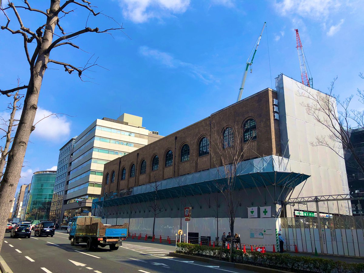 kageyankageko's tweet photo. 今朝の新風館。覆いが取れてた！新風館のロゴも残ってる。明日には全部取れるんかな？ https://t.co/RfSM76IXZh