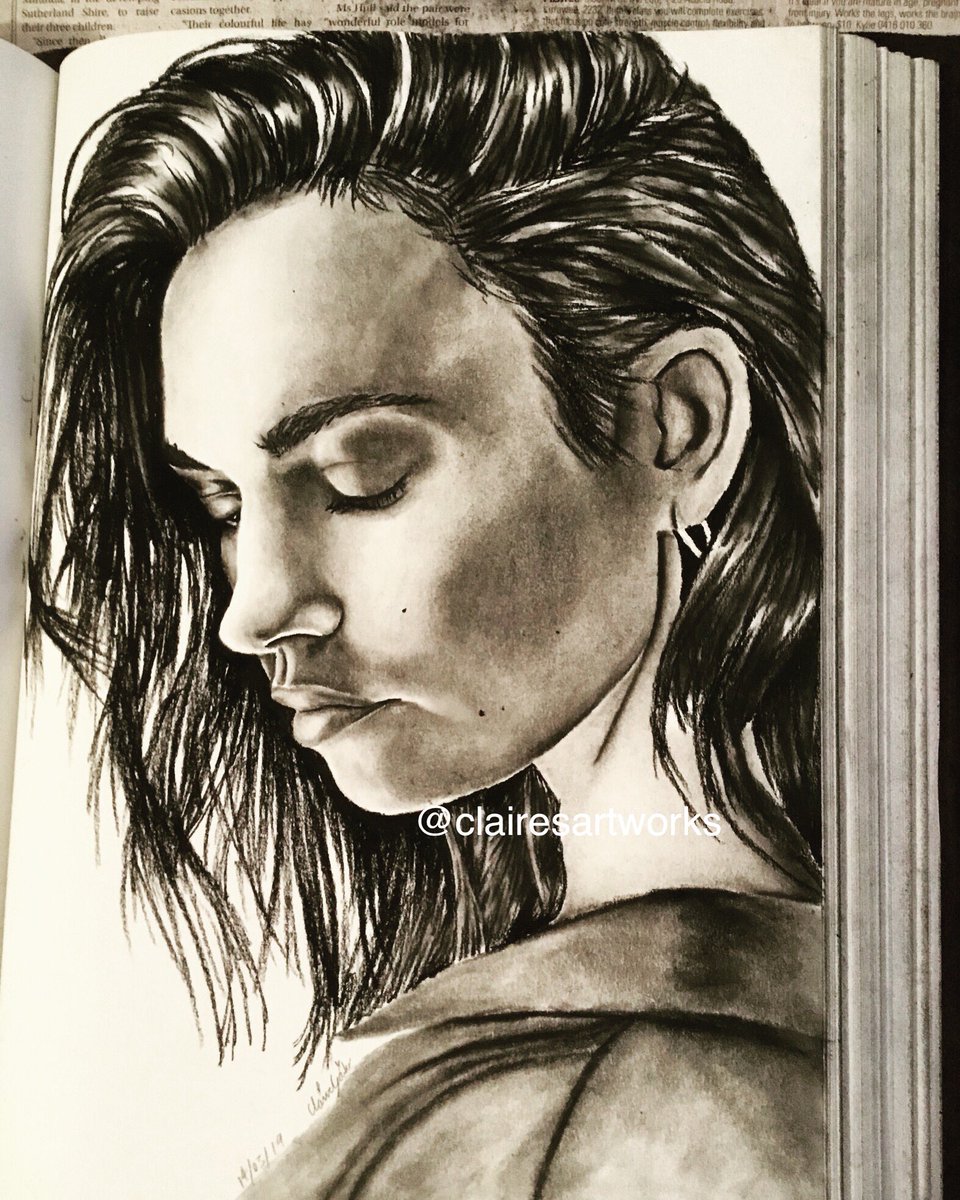 ClairesArtworks's tweet photo. Here is my drawing of Lily James! Hope you all like it! #drawing #artistsontwitter https://t.co/eoTKcSOQEs