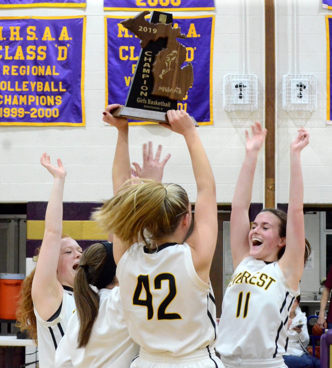 GIRLS BASKETBALL: Clarkston Everest Collegiate continues postseason march with win over Novi Christian bit.ly/2T59U30