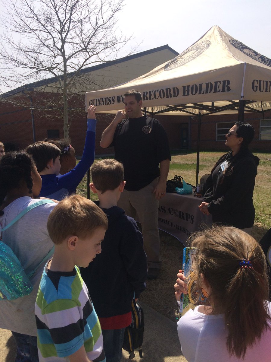 An honor and valuable opportunity for ⁦<a href="/PHSmariners/">PHS</a> today! ⁦<a href="/USVeteransCorps/">US Veterans Corps</a>⁩ visited to talk about deployment, military life and the difference that even a few can make! Our own Veteran, Mr. Varner, joined in! Thanks for your time and motivation!