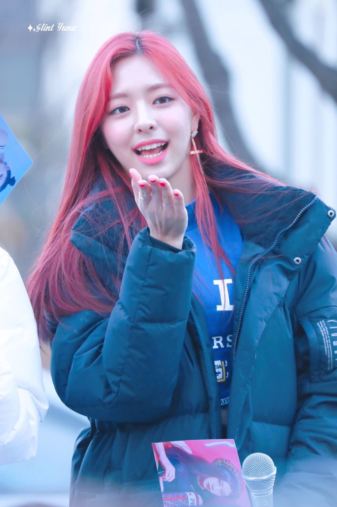 190309 ₊˚.༄

© glint yuna
#YUNA #유나 #ITZY #있지