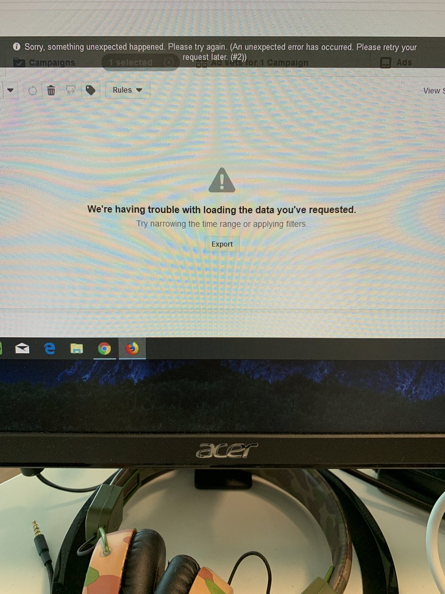 To all my friends who work as digital marketers/ social media specialists: take a day off and have a good rest 😂 #FacebookDown