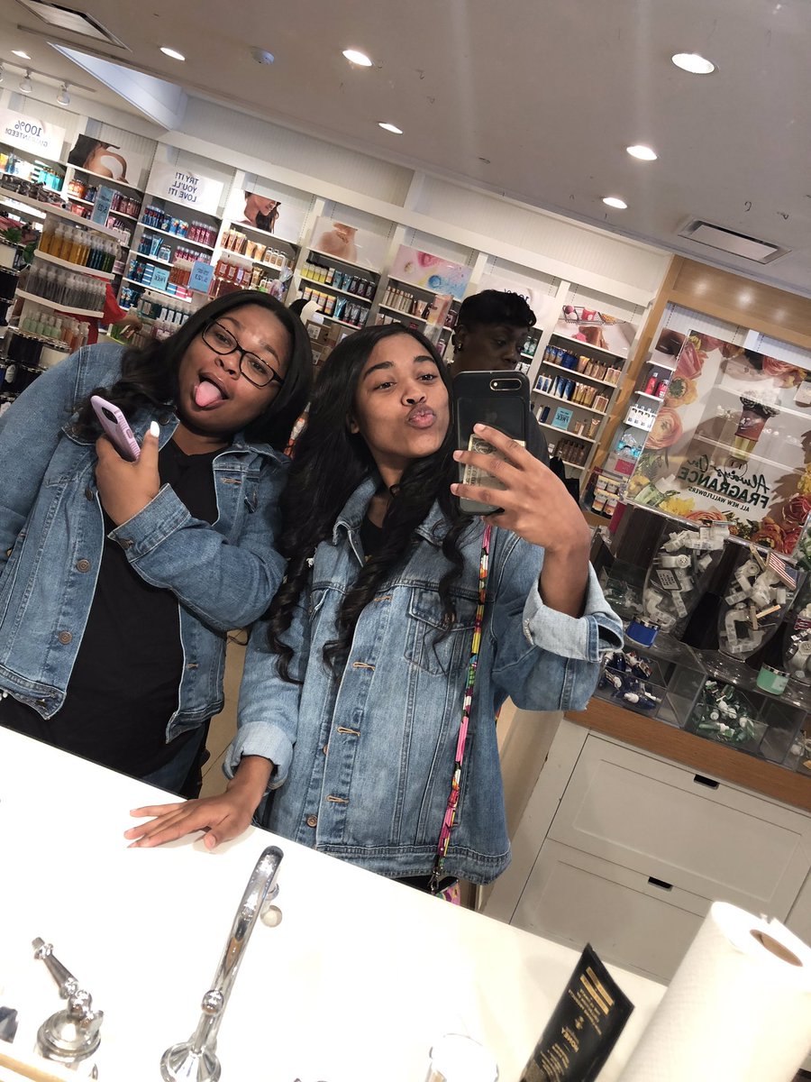 chelaaaaah's tweet photo. Thanks for being one of the best friends I EVER had. you’re my biggest supporter. I couldn’t have wished for someone better than you. you’re always there for me when I’m at my lowest. I love you more than you know❤️🌎 #bestfriendappreciationpost https://t.co/a987oYBUOy