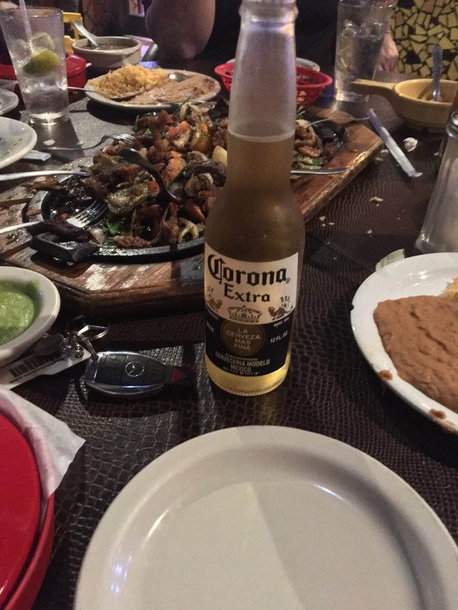 egomezislas's tweet image. Cenando con nuestros nuevos asociados de #StreamEnergy en #McAllen, #Tx. Bienvenidos! 

Y la cerveza es...!